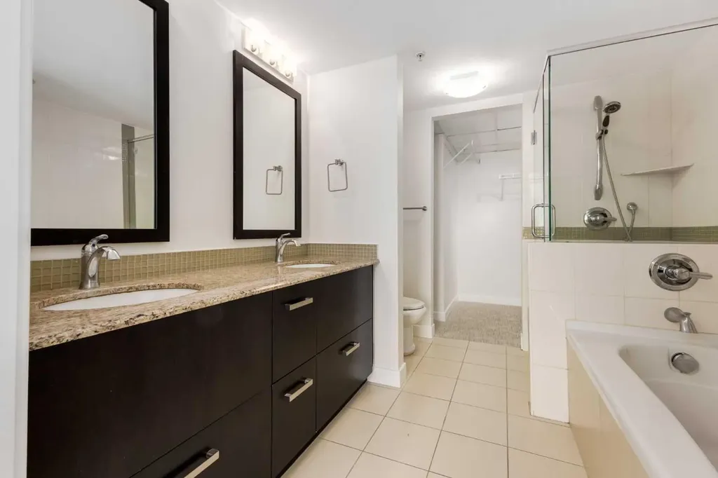 888 4 Avenue SW Calgary AB T2P 0V2