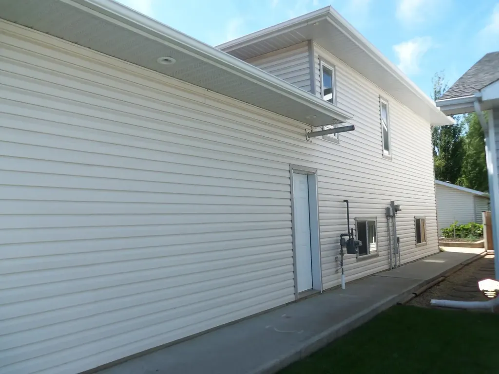 10330 83 Street Peace River AB T8S 1X9