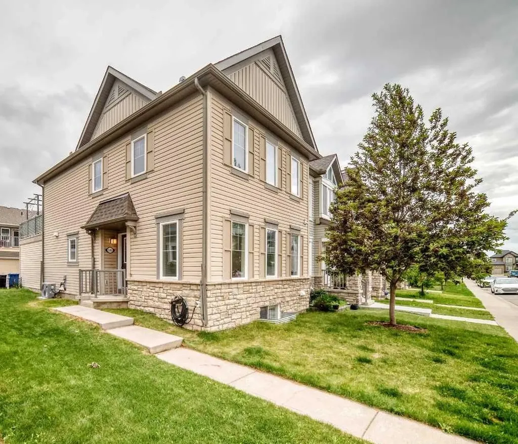 535 Windstone Common SW Airdrie AB T4B 3R7