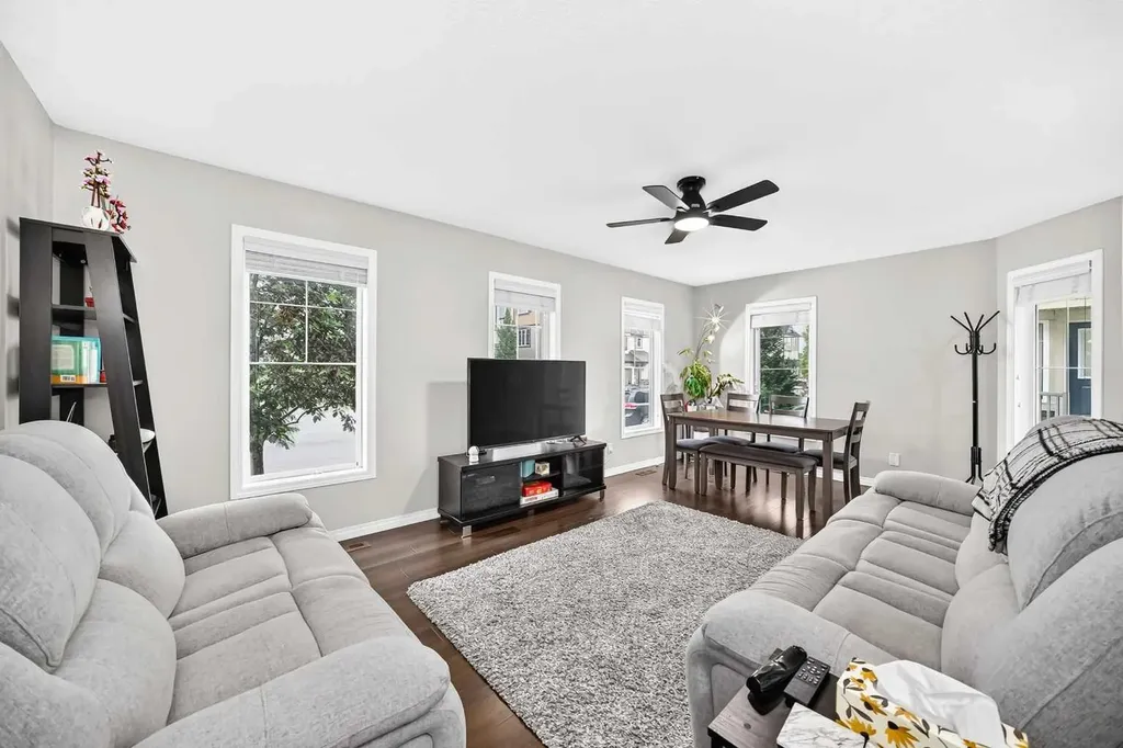535 Windstone Common SW Airdrie AB T4B 3R7