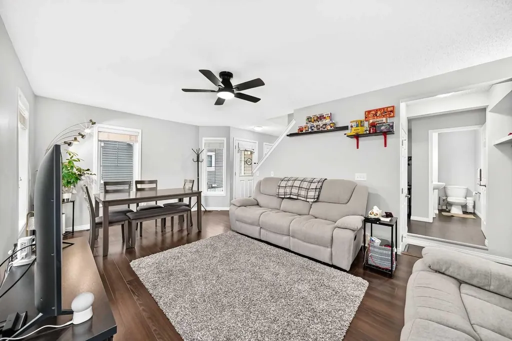 535 Windstone Common SW Airdrie AB T4B 3R7