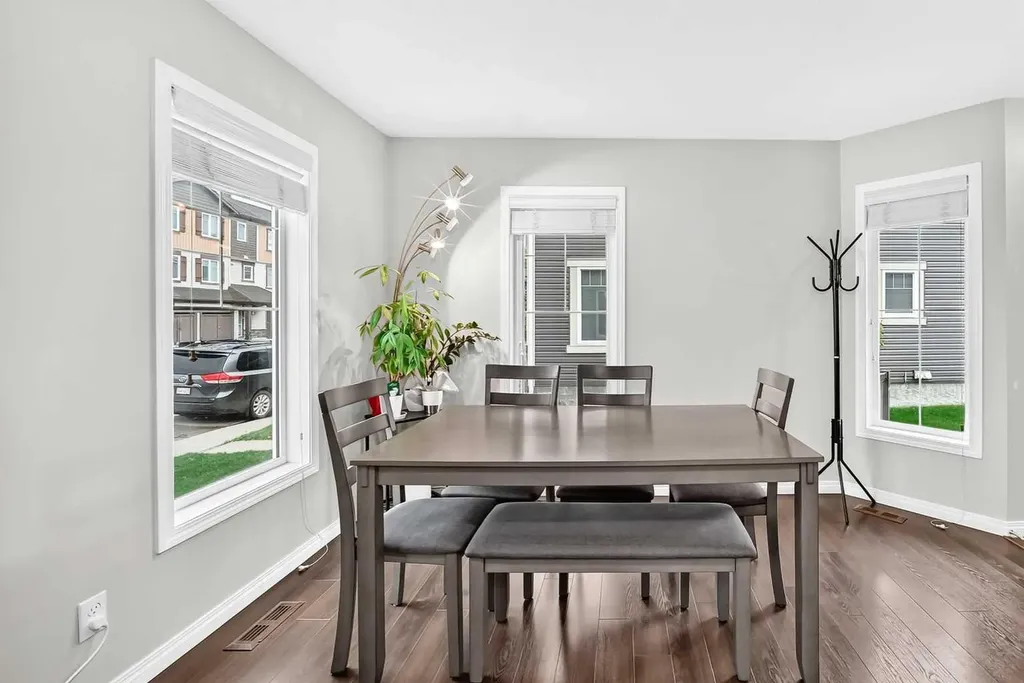 535 Windstone Common SW Airdrie AB T4B 3R7