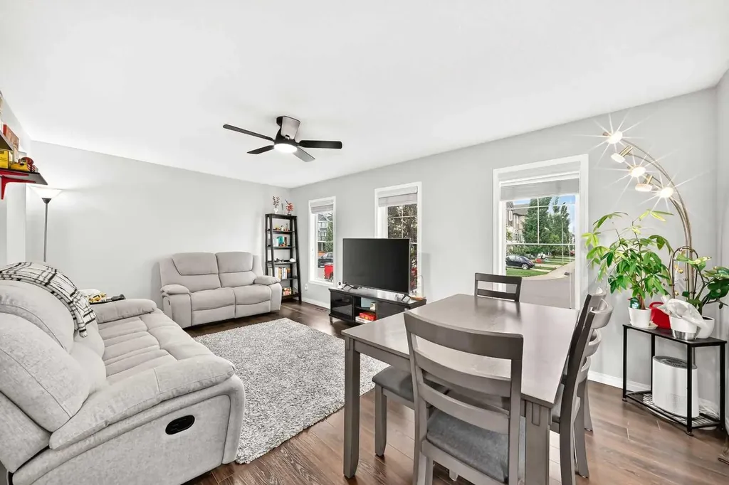 535 Windstone Common SW Airdrie AB T4B 3R7