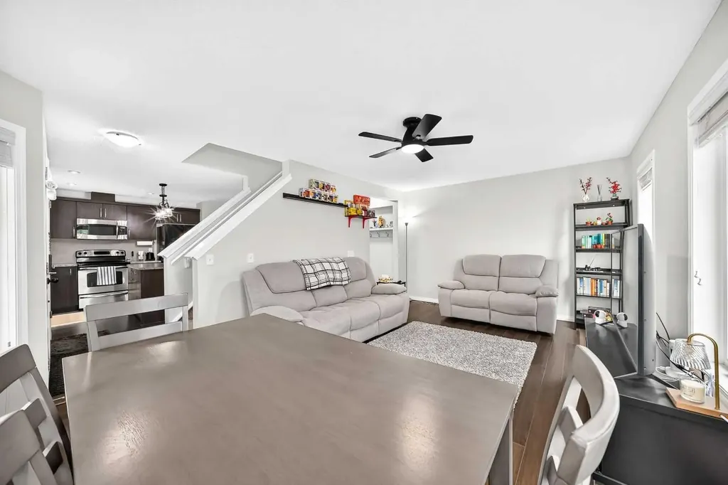 535 Windstone Common SW Airdrie AB T4B 3R7
