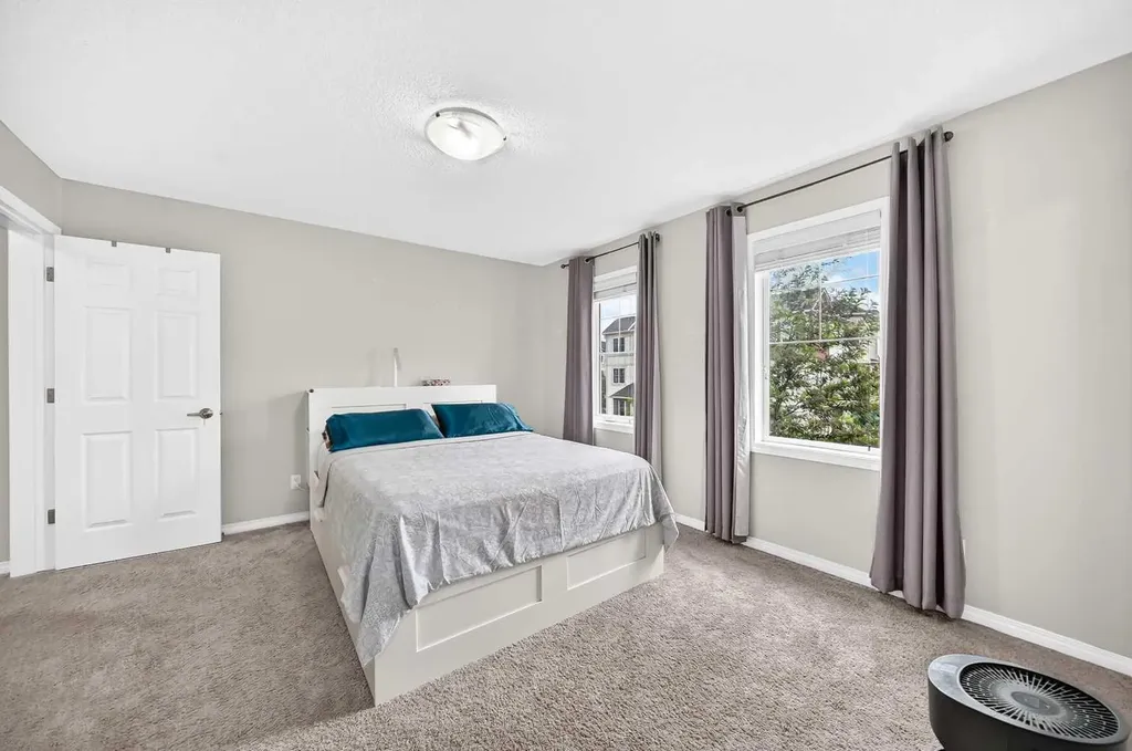 535 Windstone Common SW Airdrie AB T4B 3R7