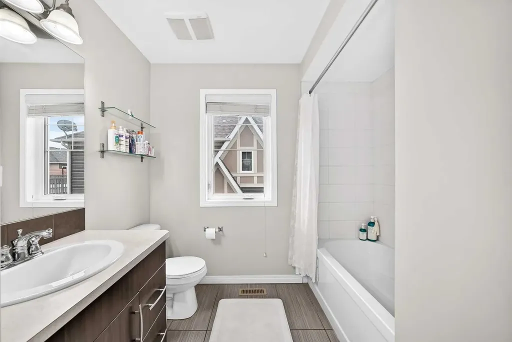 535 Windstone Common SW Airdrie AB T4B 3R7