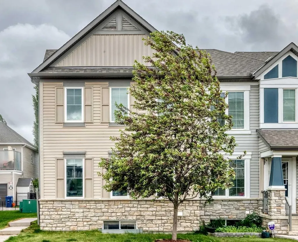 535 Windstone Common SW Airdrie AB T4B 3R7