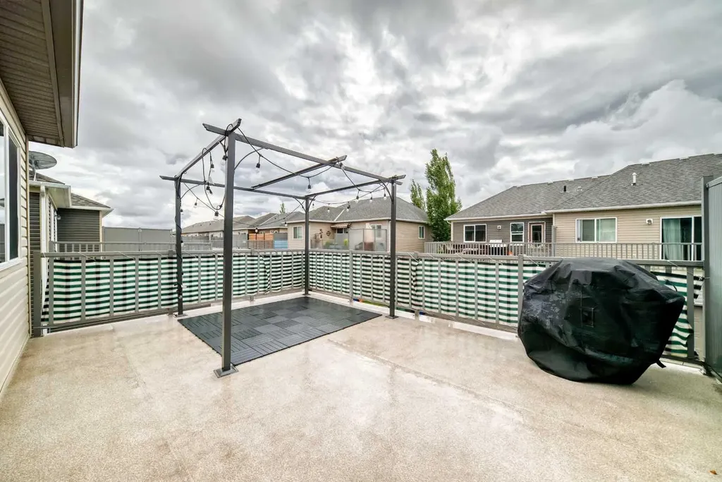 535 Windstone Common SW Airdrie AB T4B 3R7