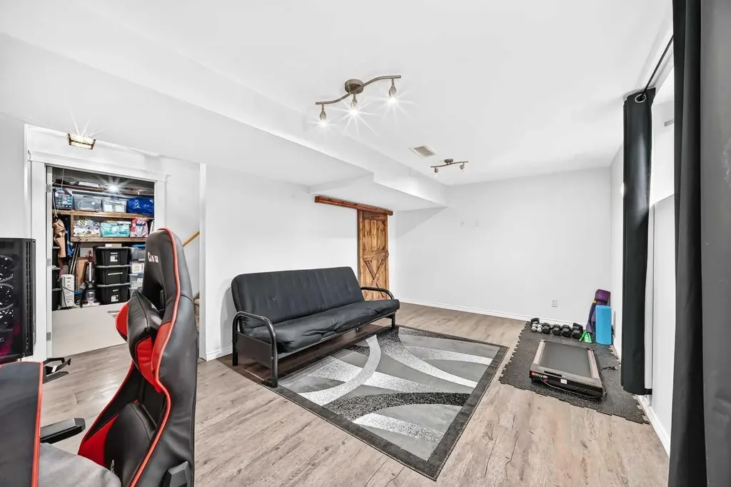 535 Windstone Common SW Airdrie AB T4B 3R7