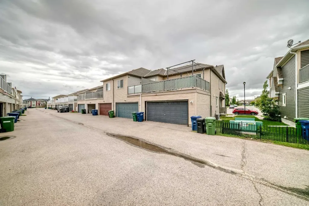 535 Windstone Common SW Airdrie AB T4B 3R7
