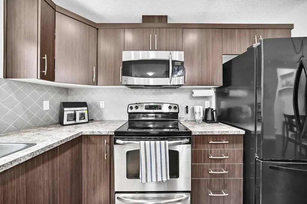 535 Windstone Common SW Airdrie AB T4B 3R7
