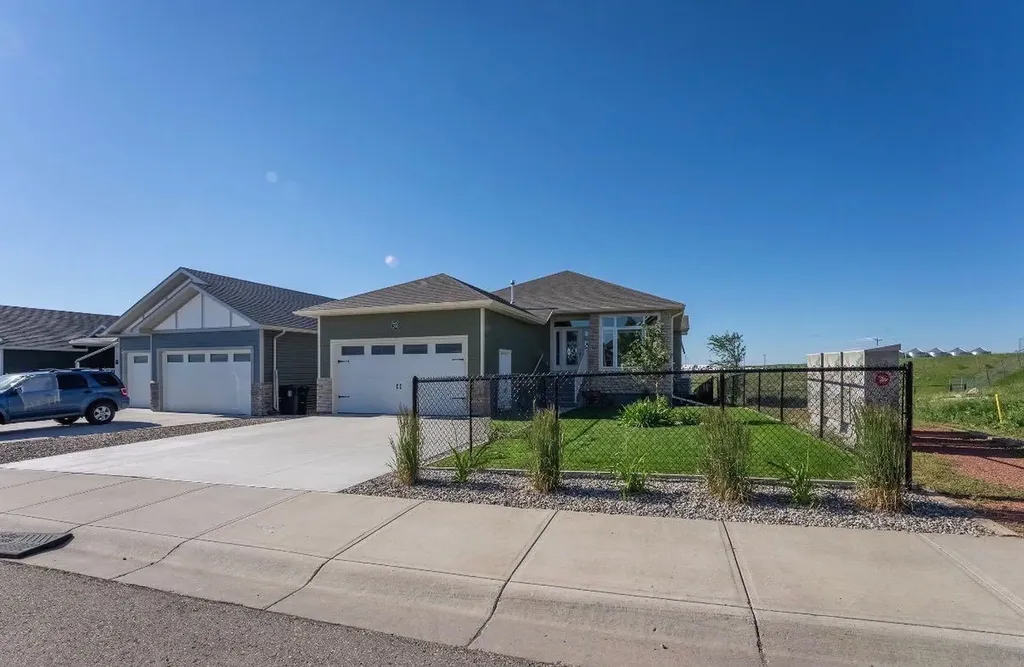 202 Lake Drive Coalhurst AB T0L0V0