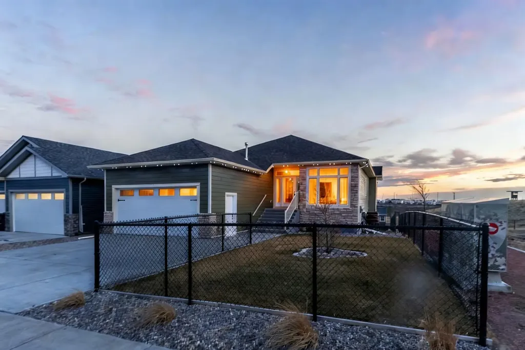 202 Lake Drive Coalhurst AB T0L0V0