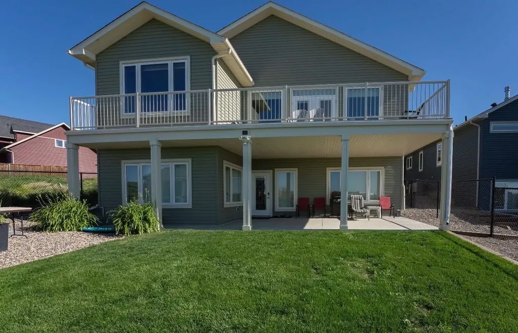 202 Lake Drive Coalhurst AB T0L0V0