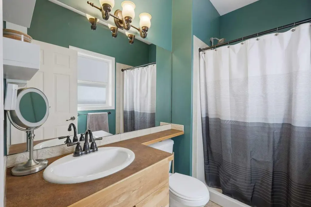 166 Lougheed Close Red Deer AB T4R 3G7