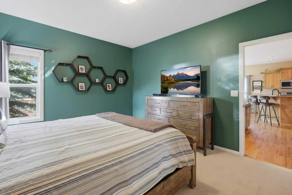 166 Lougheed Close Red Deer AB T4R 3G7