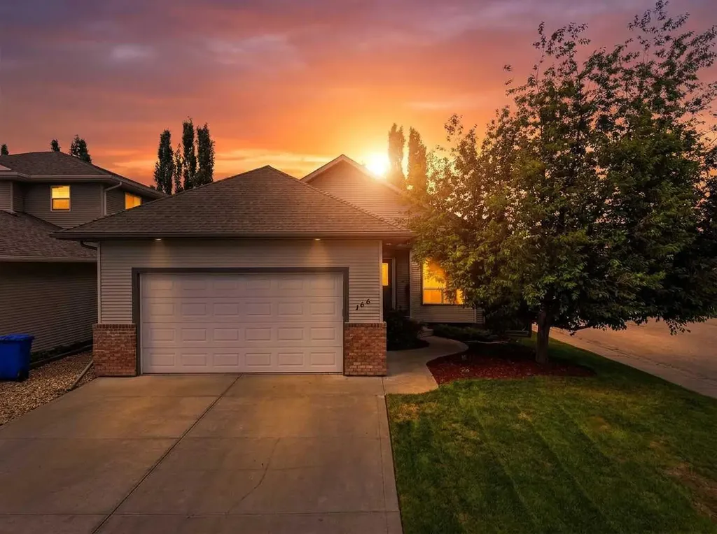 166 Lougheed Close Red Deer AB T4R 3G7