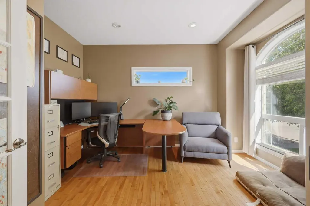 166 Lougheed Close Red Deer AB T4R 3G7
