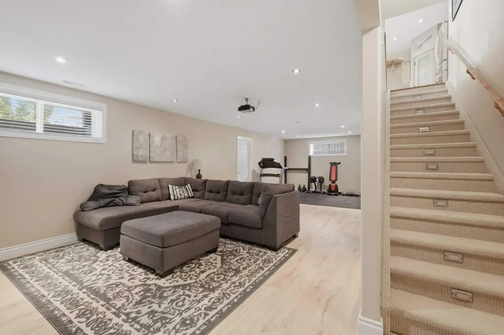 166 Lougheed Close Red Deer AB T4R 3G7