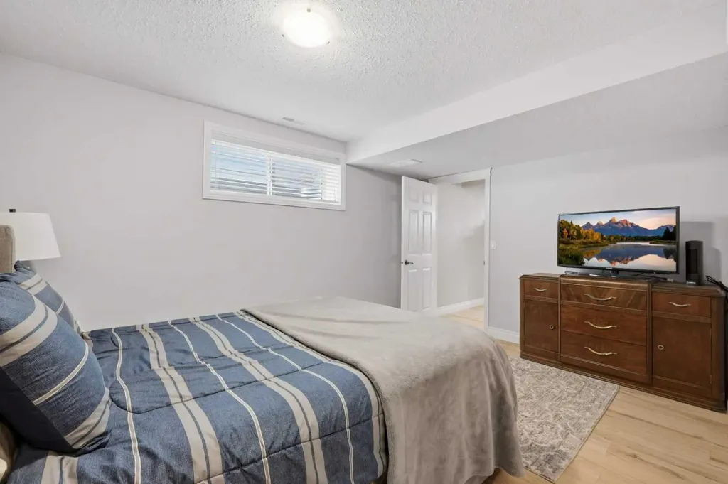 166 Lougheed Close Red Deer AB T4R 3G7