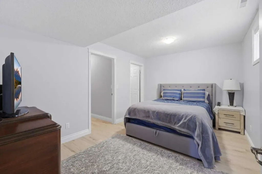 166 Lougheed Close Red Deer AB T4R 3G7