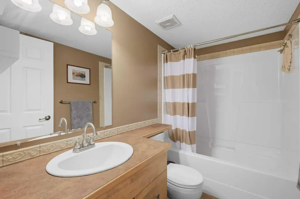 166 Lougheed Close Red Deer AB T4R 3G7