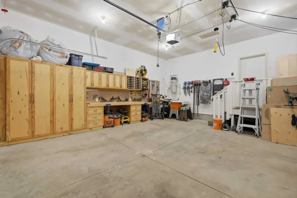 166 Lougheed Close Red Deer AB T4R 3G7