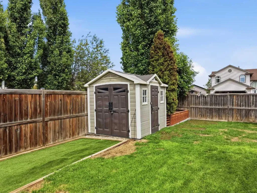 166 Lougheed Close Red Deer AB T4R 3G7