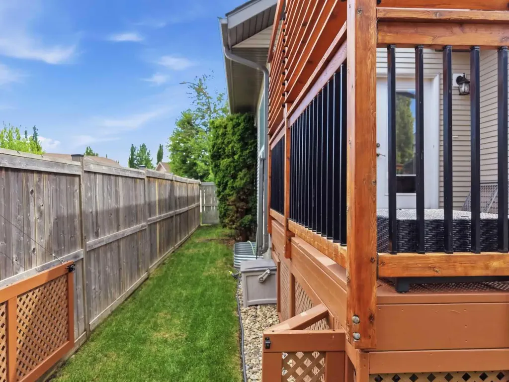 166 Lougheed Close Red Deer AB T4R 3G7