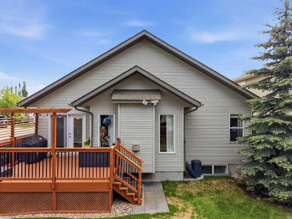 166 Lougheed Close Red Deer AB T4R 3G7