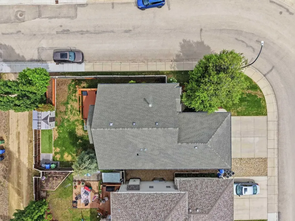 166 Lougheed Close Red Deer AB T4R 3G7