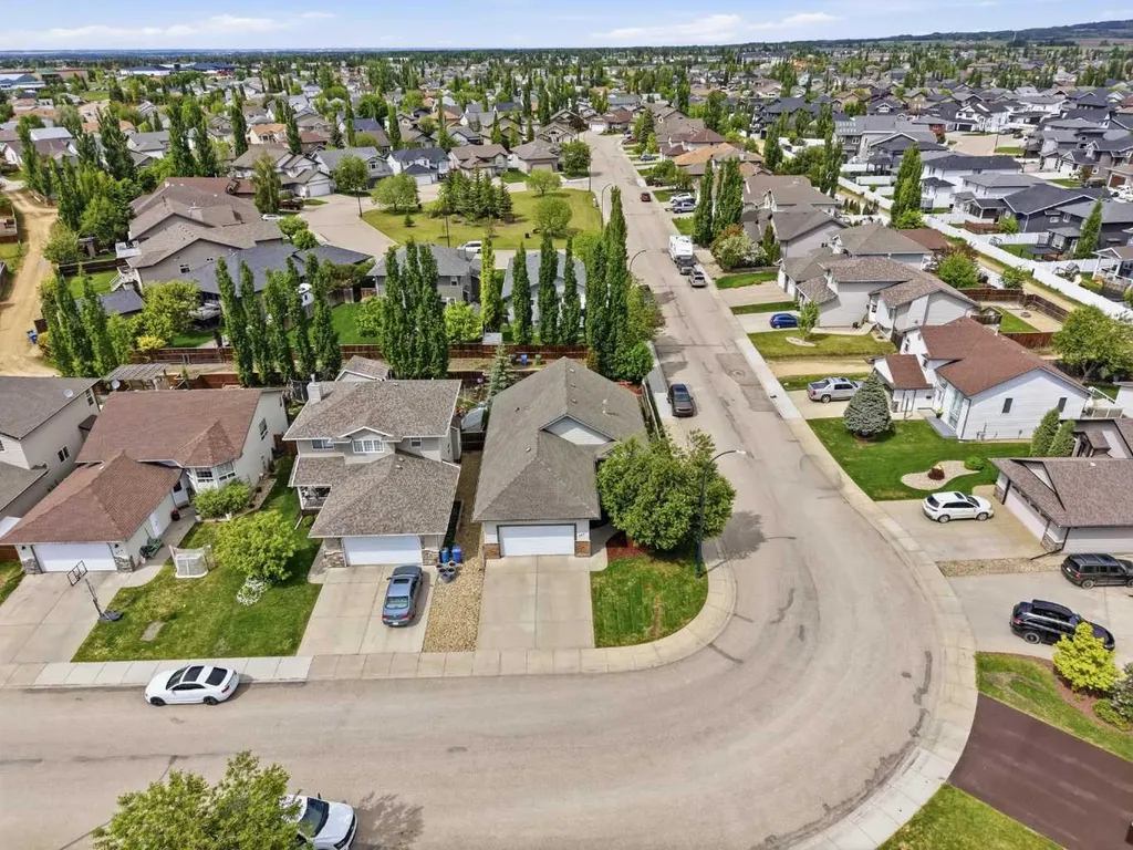 166 Lougheed Close Red Deer AB T4R 3G7