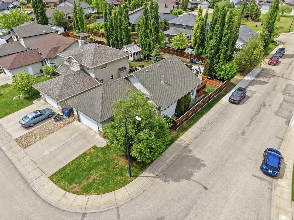 166 Lougheed Close Red Deer AB T4R 3G7