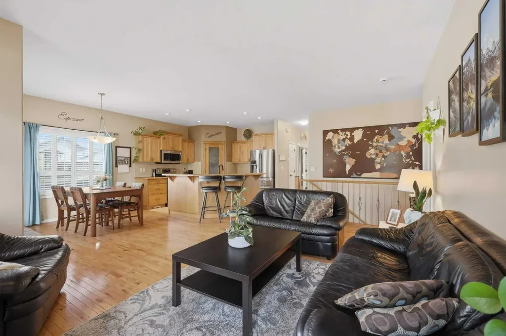 166 Lougheed Close Red Deer AB T4R 3G7