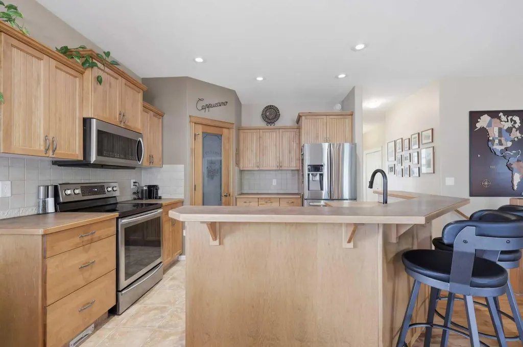 166 Lougheed Close Red Deer AB T4R 3G7