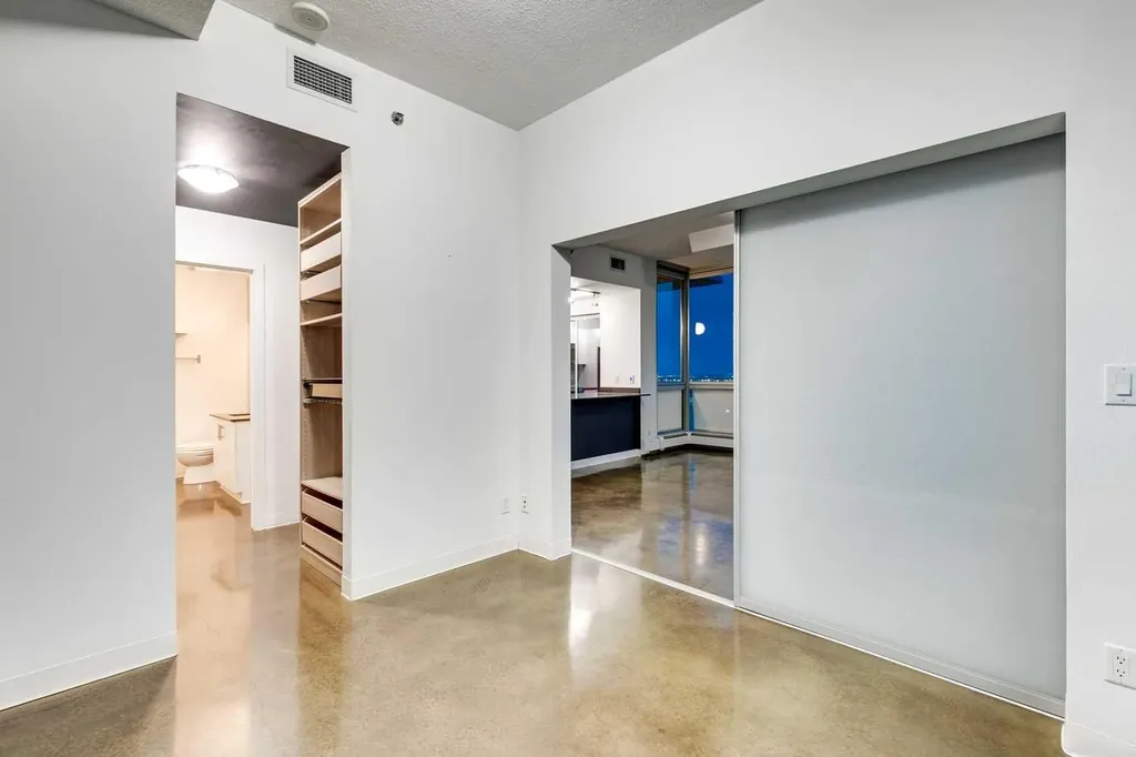 135 13 Avenue SW Calgary AB T2R 0W8