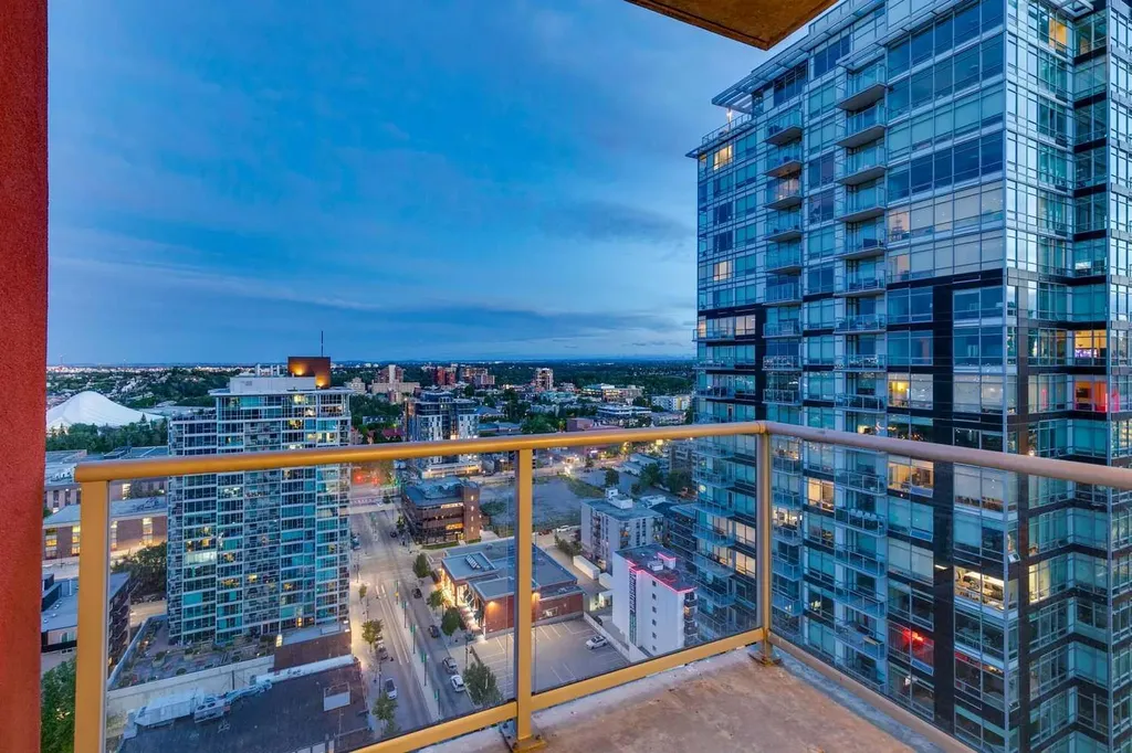 135 13 Avenue SW Calgary AB T2R 0W8