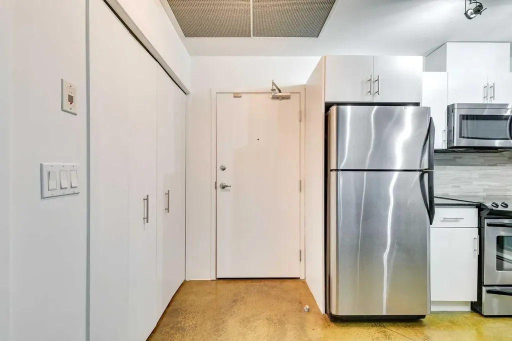 135 13 Avenue SW Calgary AB T2R 0W8