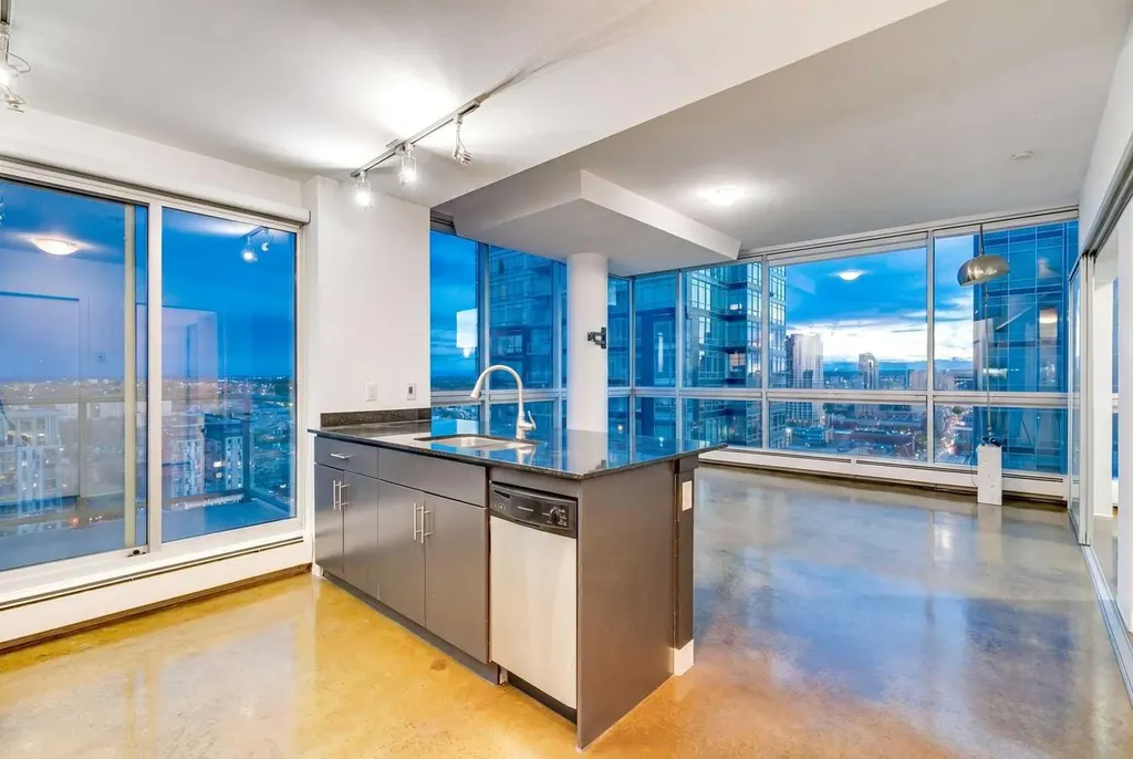 135 13 Avenue SW Calgary AB T2R 0W8