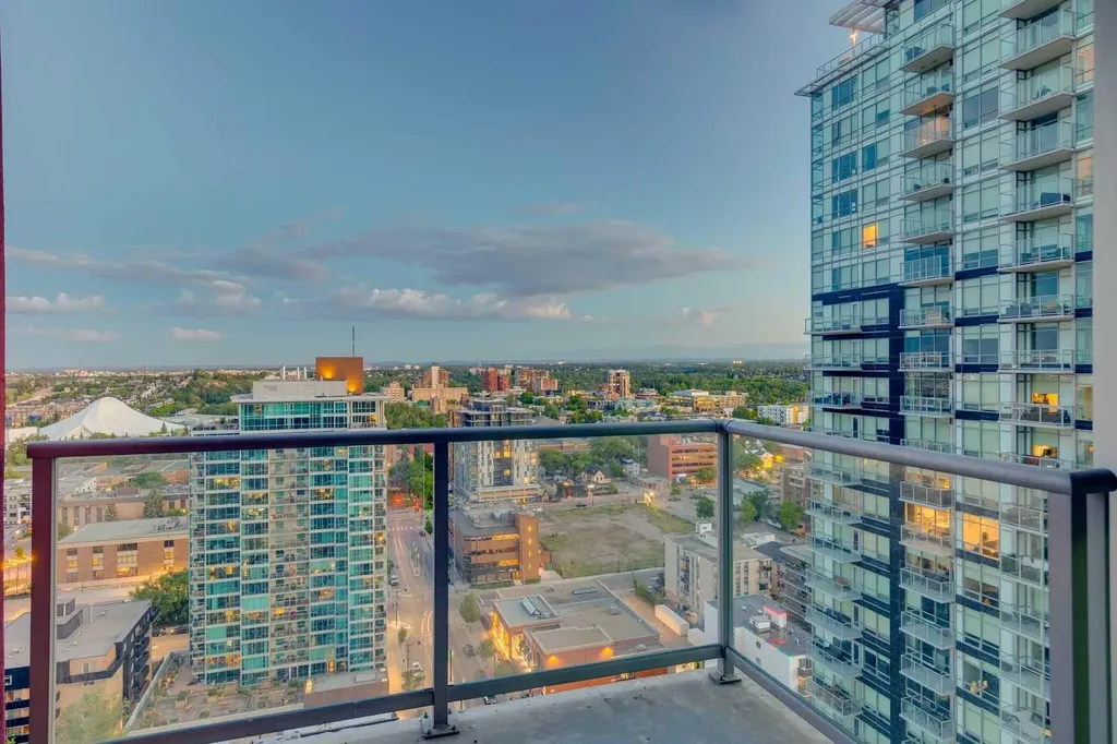 135 13 Avenue SW Calgary AB T2R 0W8