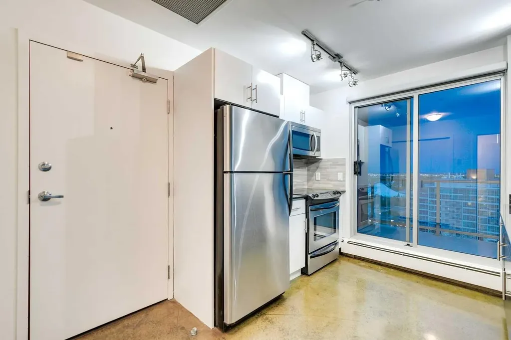 135 13 Avenue SW Calgary AB T2R 0W8