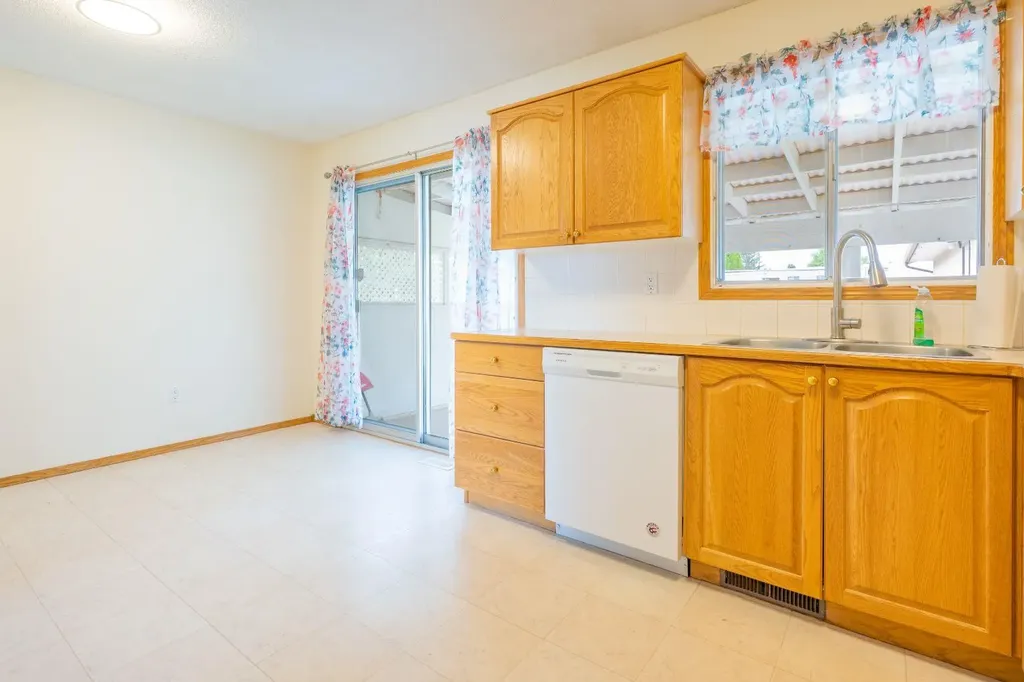 2397 24 Street SE Medicine Hat AB T1B1B1