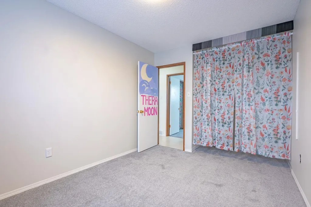 2397 24 Street SE Medicine Hat AB T1B1B1