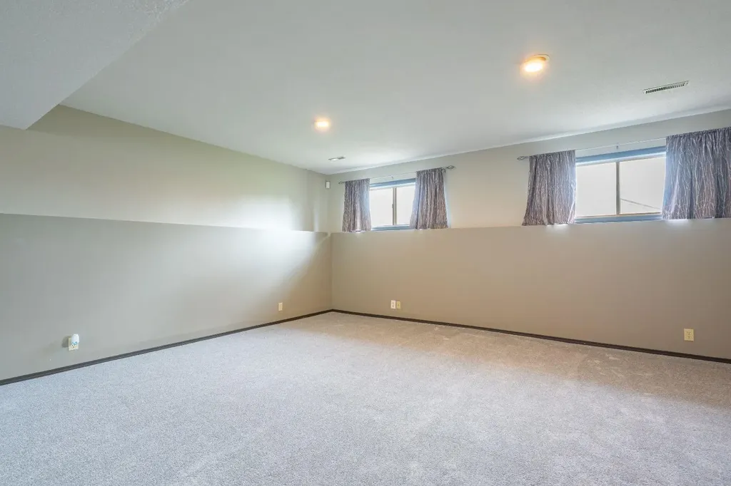 2397 24 Street SE Medicine Hat AB T1B1B1