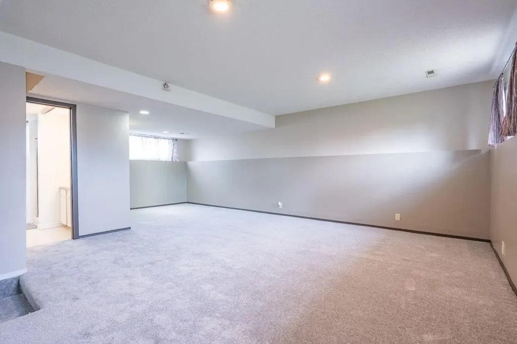 2397 24 Street SE Medicine Hat AB T1B1B1