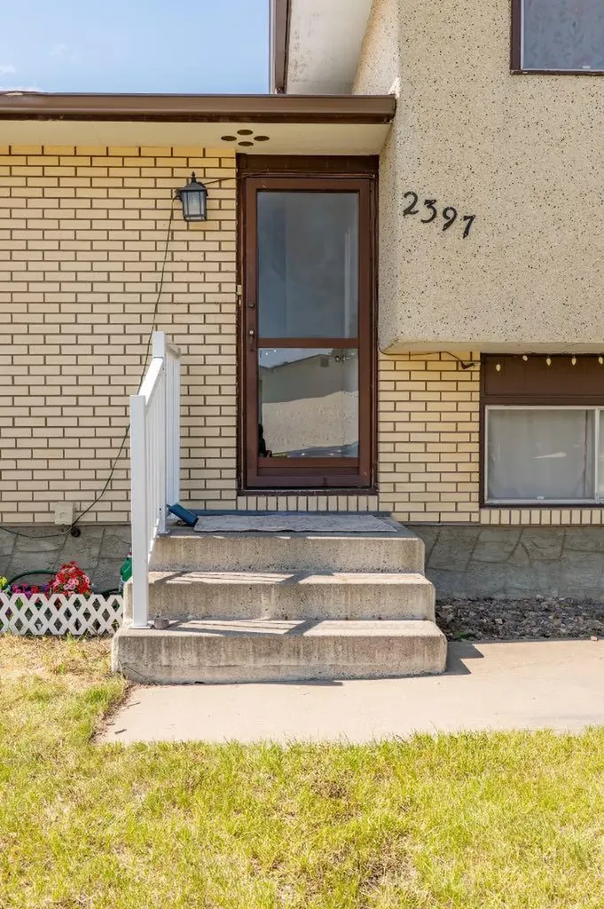 2397 24 Street SE Medicine Hat AB T1B1B1