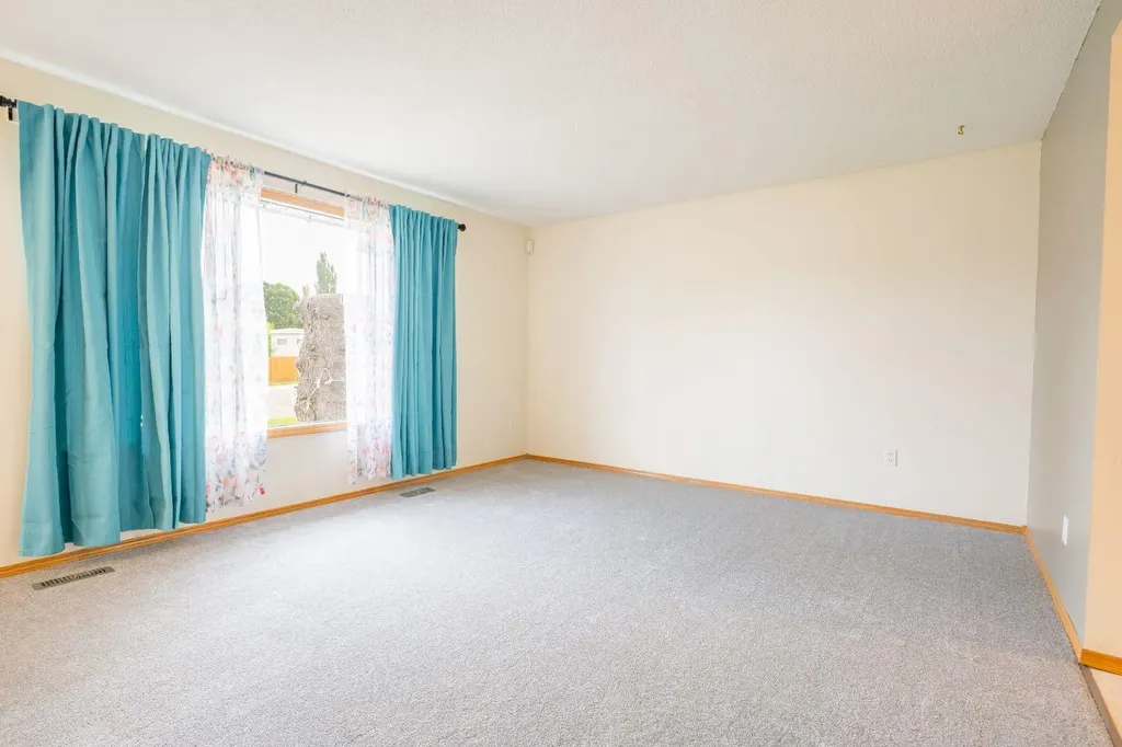 2397 24 Street SE Medicine Hat AB T1B1B1