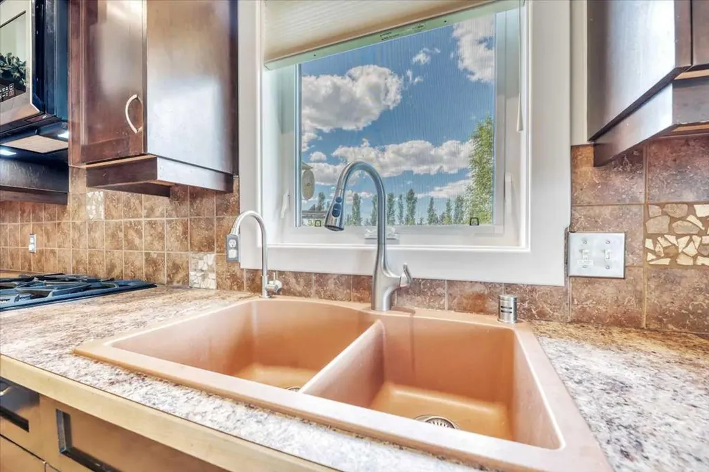 188 Aspen Creek Crescent Strathmore AB T1P 0A7