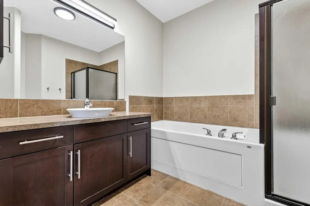 35 Inglewood Park SE Calgary AB T2G 1B5