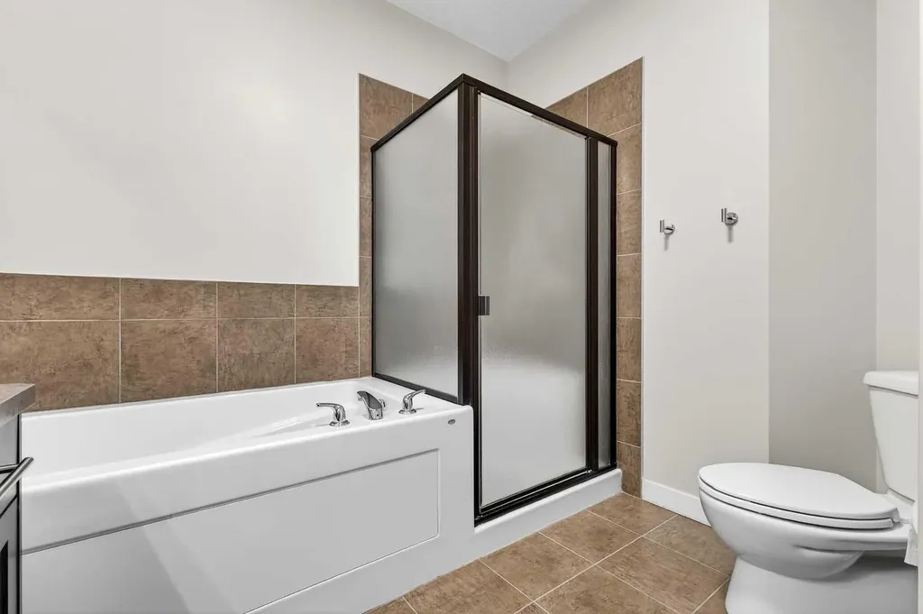 35 Inglewood Park SE Calgary AB T2G 1B5